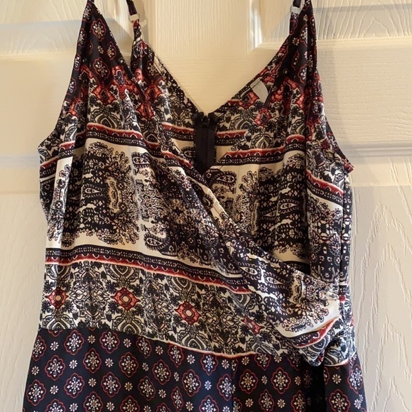 Tua Jumpsuit - Picture 2 of 4